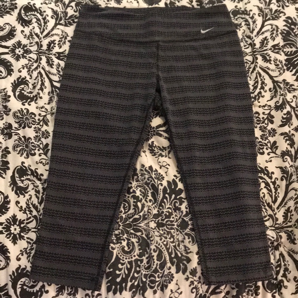 Nike Cropped Leggings